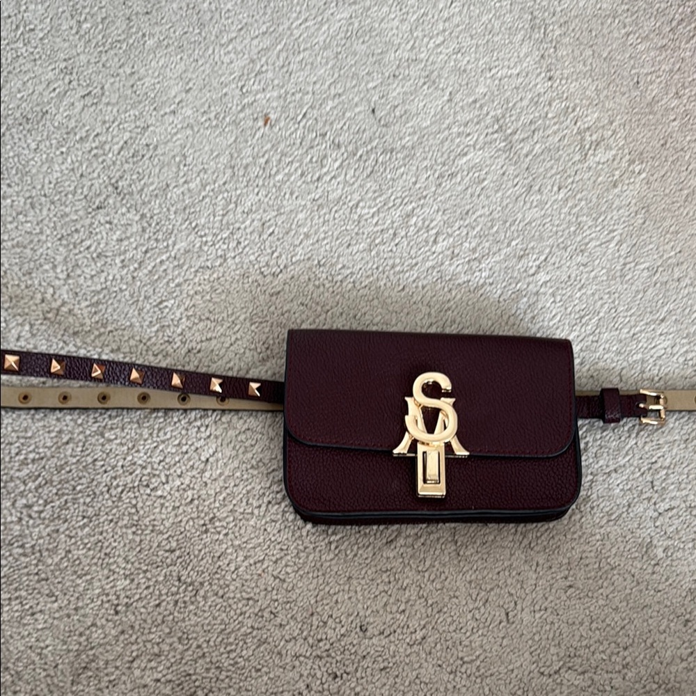Steve Madden Burgundy and Gold Crossbody Bag with Elegant Design